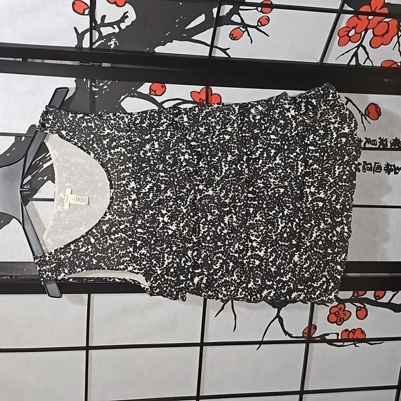 J. Crew Tiered Silk Blouse Sleeveless Top Size 8 - Picture 2 of 7